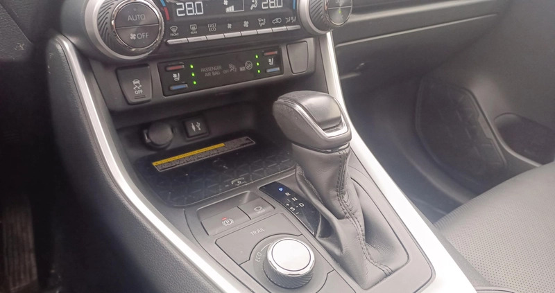 Toyota RAV4 cena 161900 przebieg: 52971, rok produkcji 2019 z Barwice małe 379